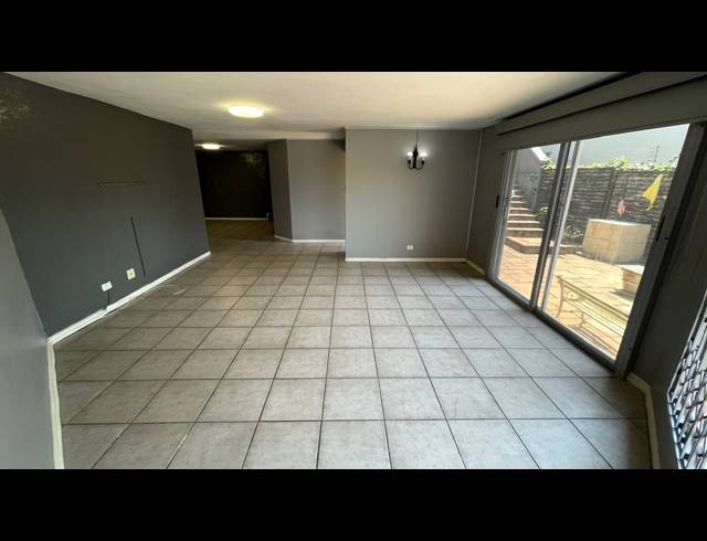3 BEDROOM TOWNHOUSE FOR SALE IN ESSENWOOD